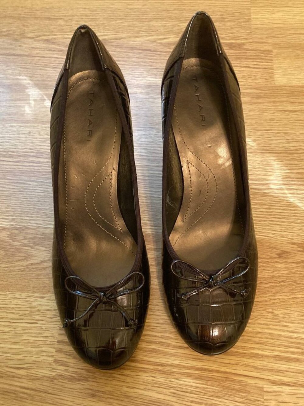 NWB! TAHARI Patent Leather Heels in Brown - Size 8.5 US